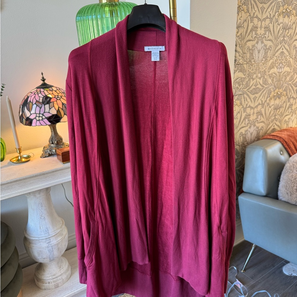 Athleta Pranayama Restore Wrap in Burgundy